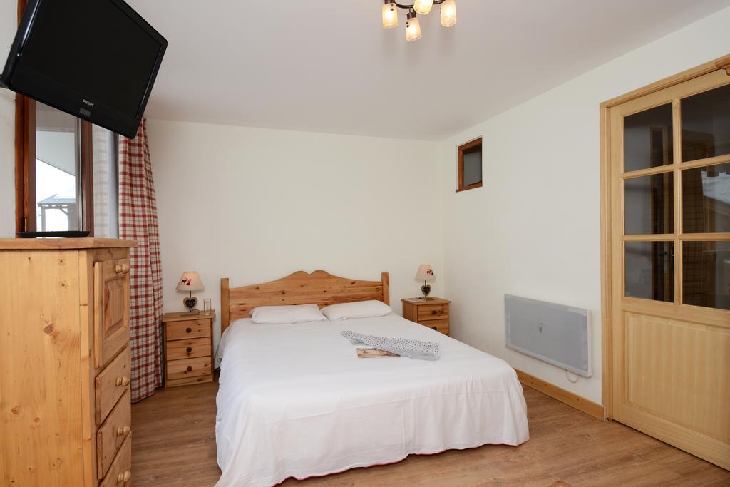 Odalys Chalet Alpina Tignes Room photo