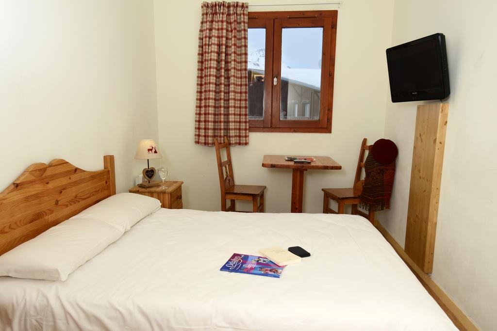 Odalys Chalet Alpina Tignes Room photo